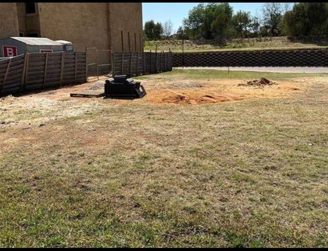 LAND FOR SALE IN THE ISLANDS ESTATES